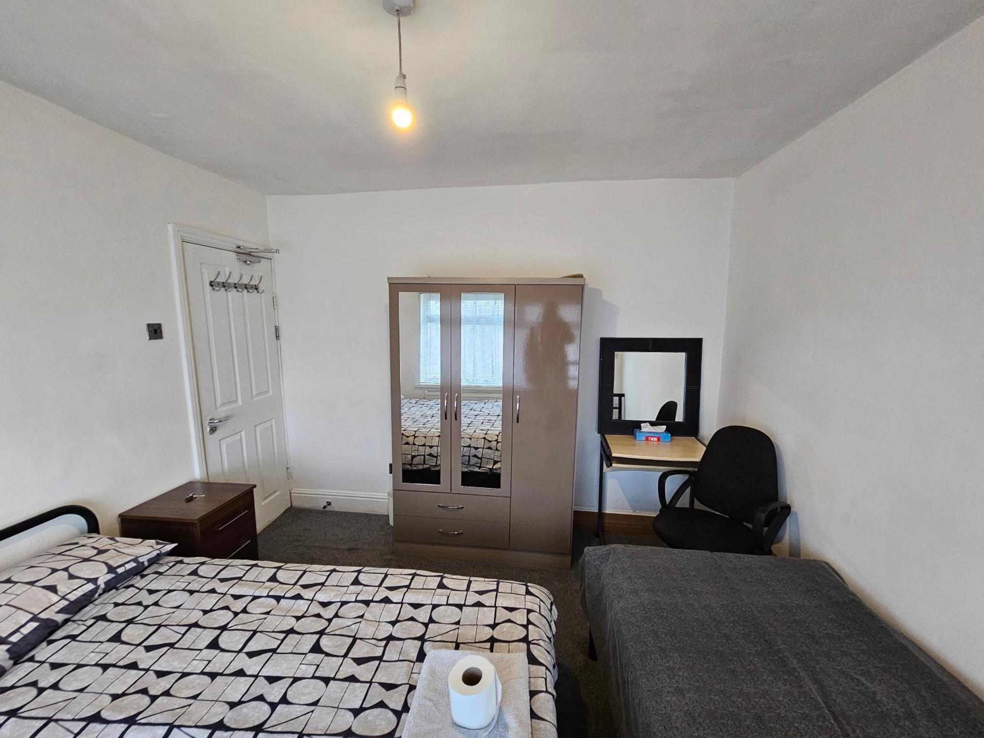 Monyhull Homestay - Near City Centre Kingsheath Nia Nec Bhx برمنغهام المظهر الخارجي الصورة