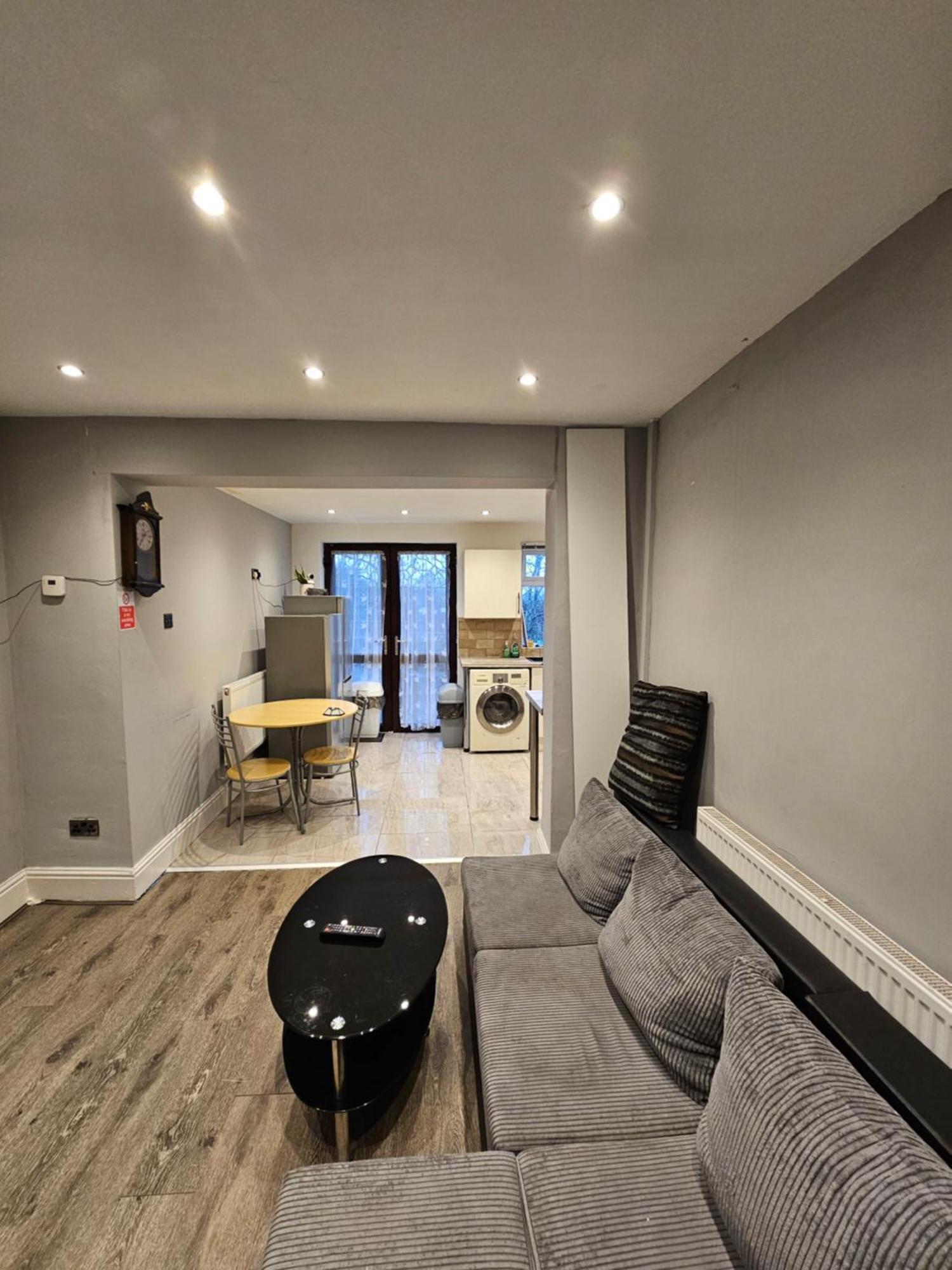Monyhull Homestay - Near City Centre Kingsheath Nia Nec Bhx برمنغهام المظهر الخارجي الصورة