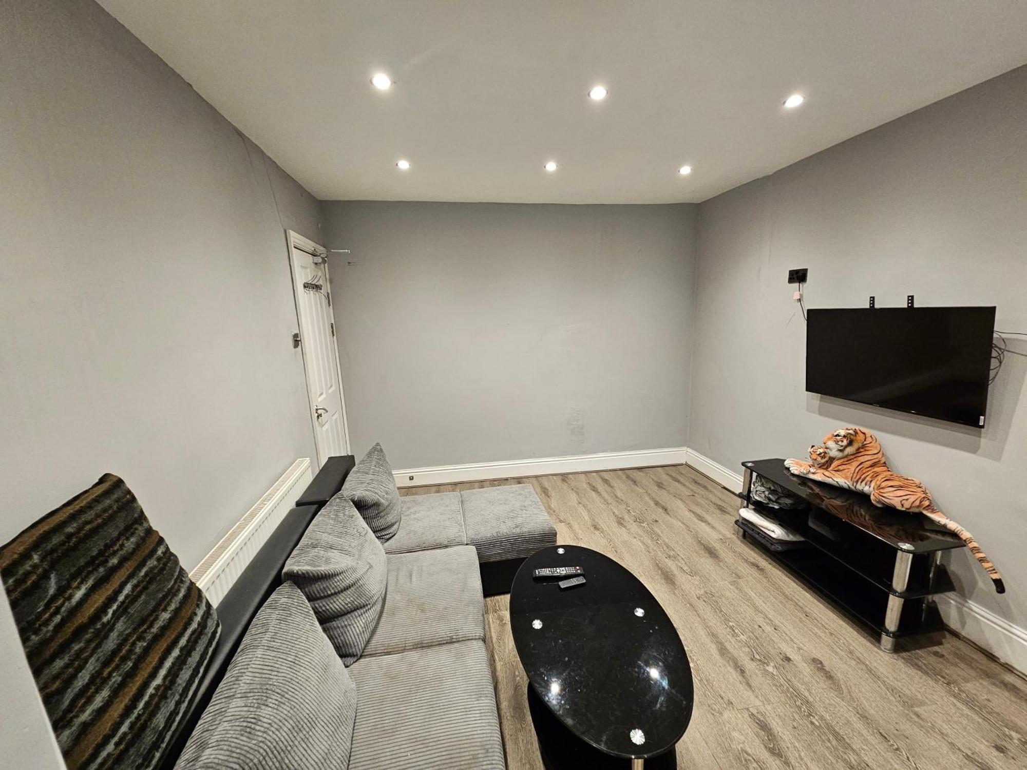 Monyhull Homestay - Near City Centre Kingsheath Nia Nec Bhx برمنغهام المظهر الخارجي الصورة
